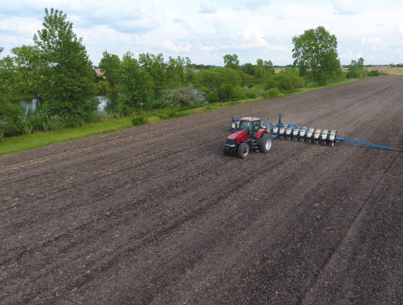 Soybeans Won’t Cost Trump in 2020, but Auto Tariffs Might