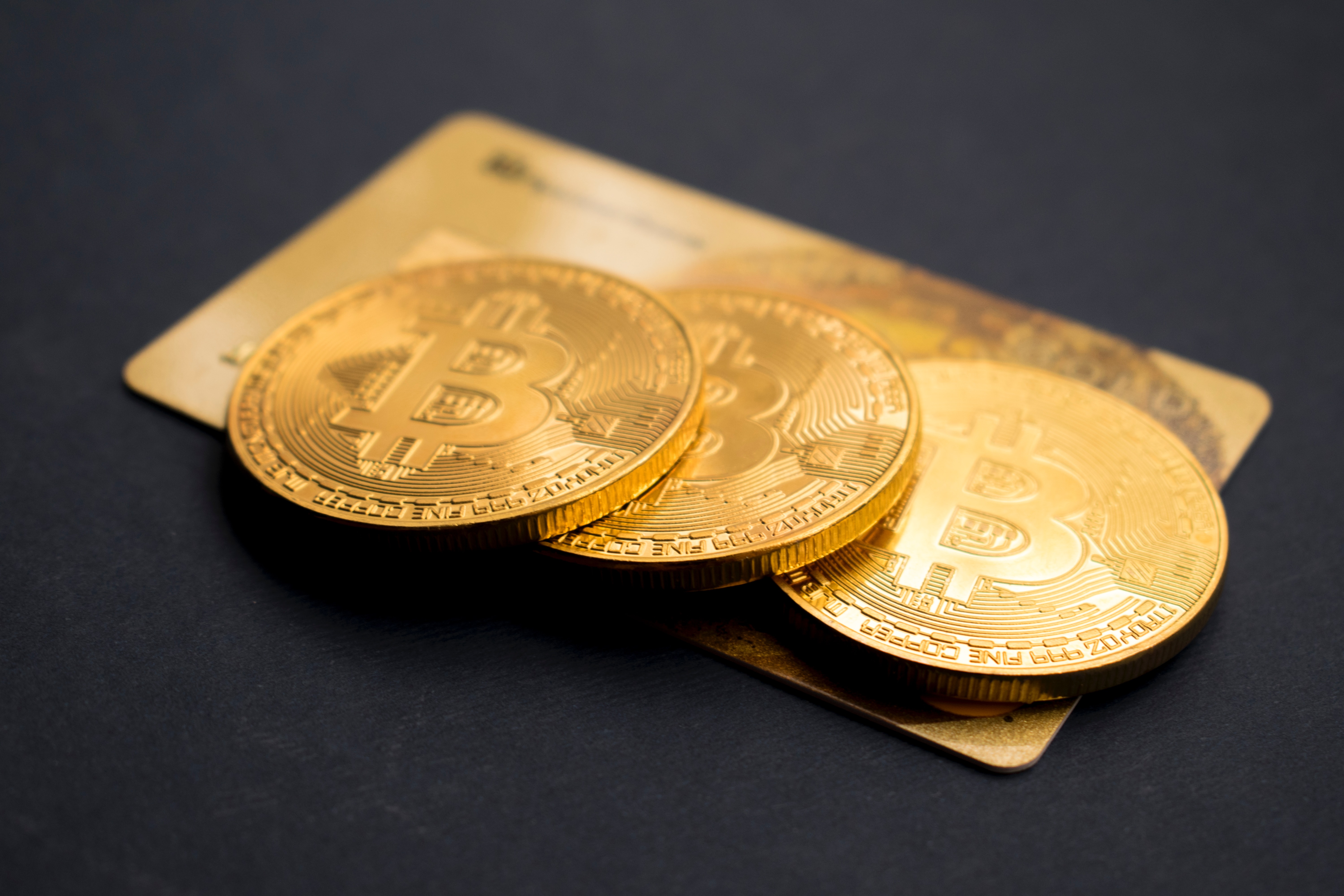 BTC challenges 9-9.5K resistance making new 7-month highs vs S&P 500